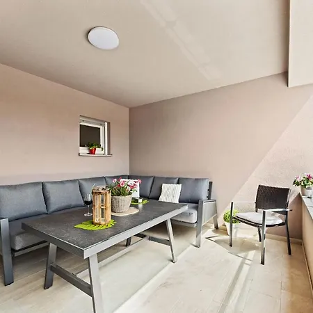 Apartment Gordana 2298 Medulin